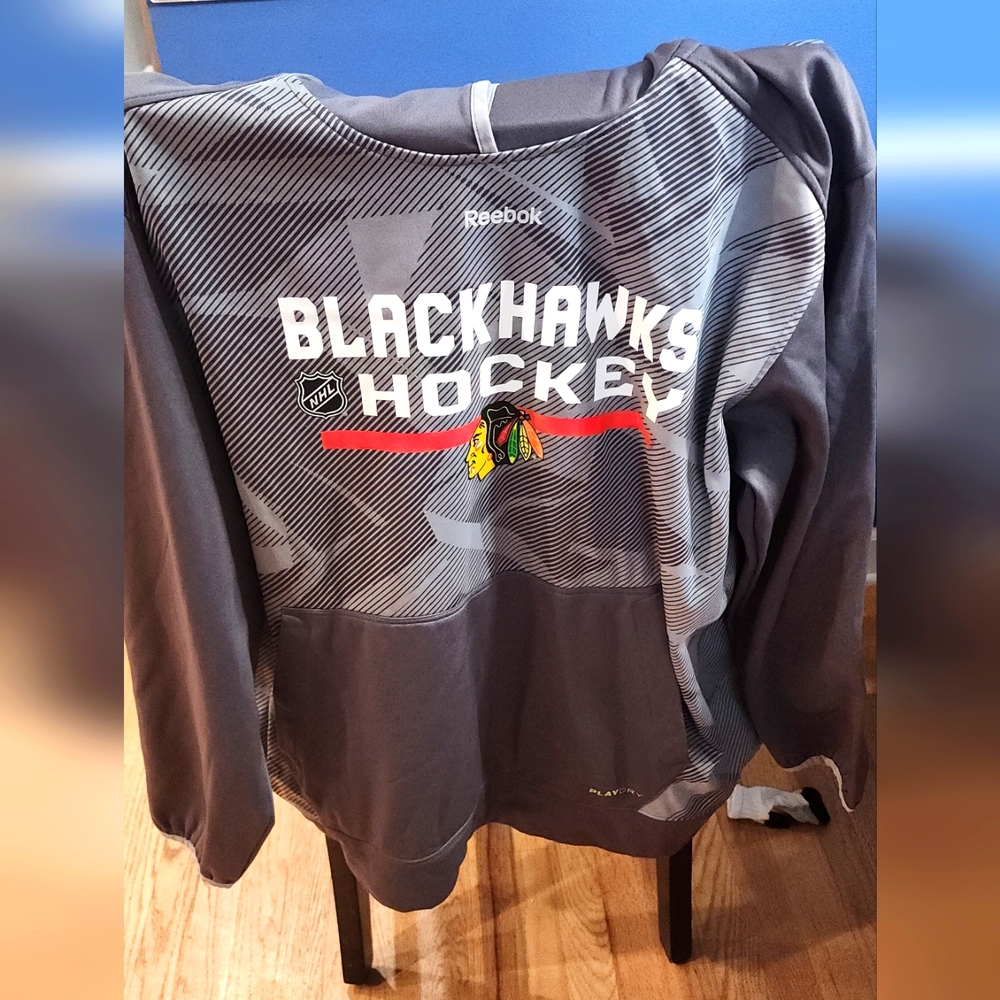 Chicago Blackhawks sweatshirt. By reebok